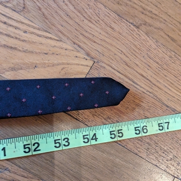 Christian Dior Black w/‎ Red & White Geometric Pattern Tie - Picture 6 of 6